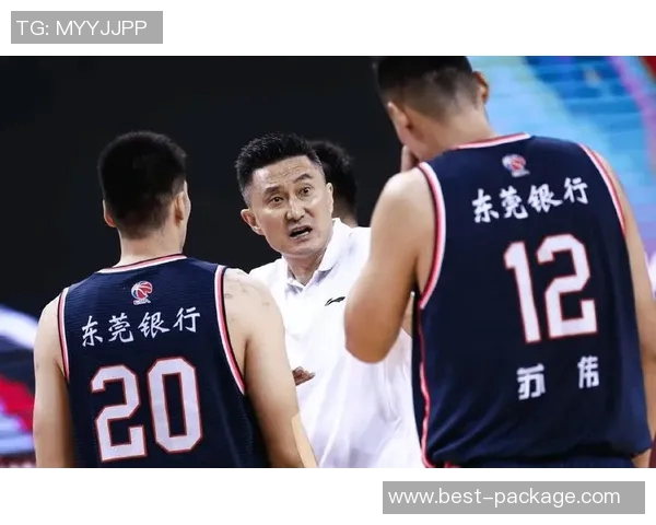 王朝崩溃之夜核心球员即将离去杜锋手中仅剩三张王牌待发力